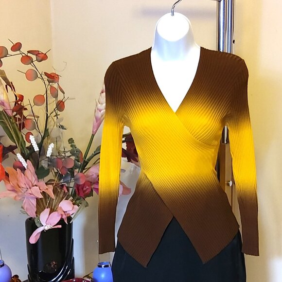 NWT Women’s Brown Yellow Dip-dyed Lightweight V Neck Long Sleeve  Sweater - Picture 4 of 7